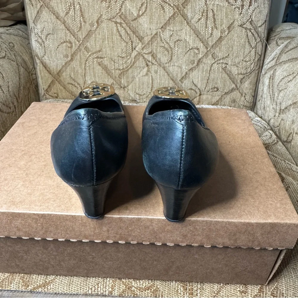 Tory‎ Burch Black Wedge shoes size 9.5 M